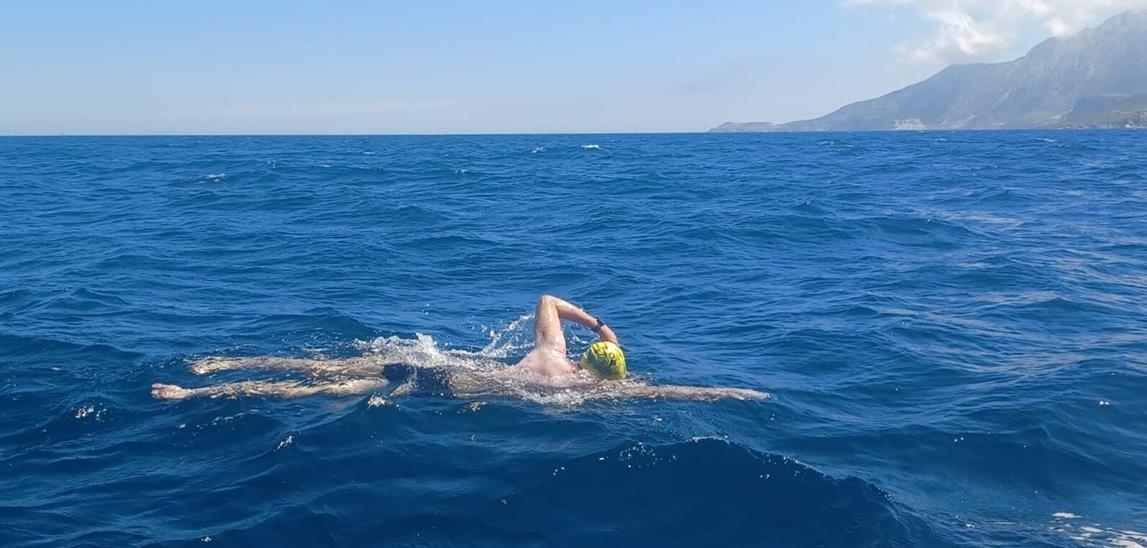 Clyde & Co's Chris Murray raises £3,855 for charity after swimming from Spain to Morocco